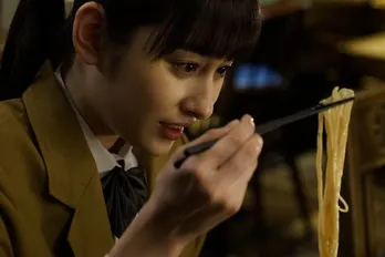 【試写室】「ラーメン大好き小泉さん」で眼福&空腹…