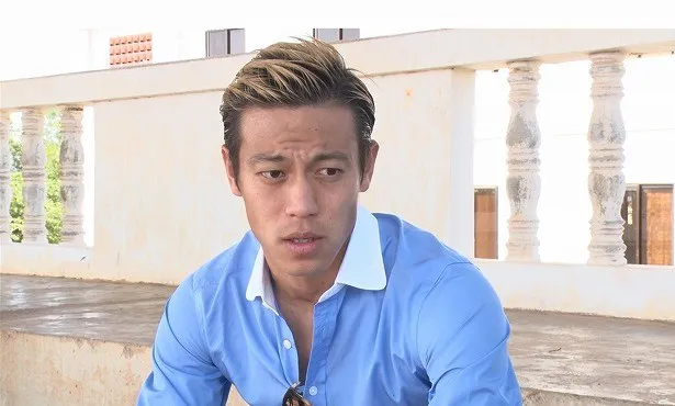 本田圭佑選手がカンボジアで独占インタビューに答える