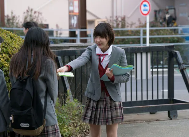 「豆腐プロレス」第2話では、宮脇咲良がプロレスメンバーの勧誘にいそしむ