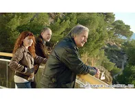 海辺の家族たち